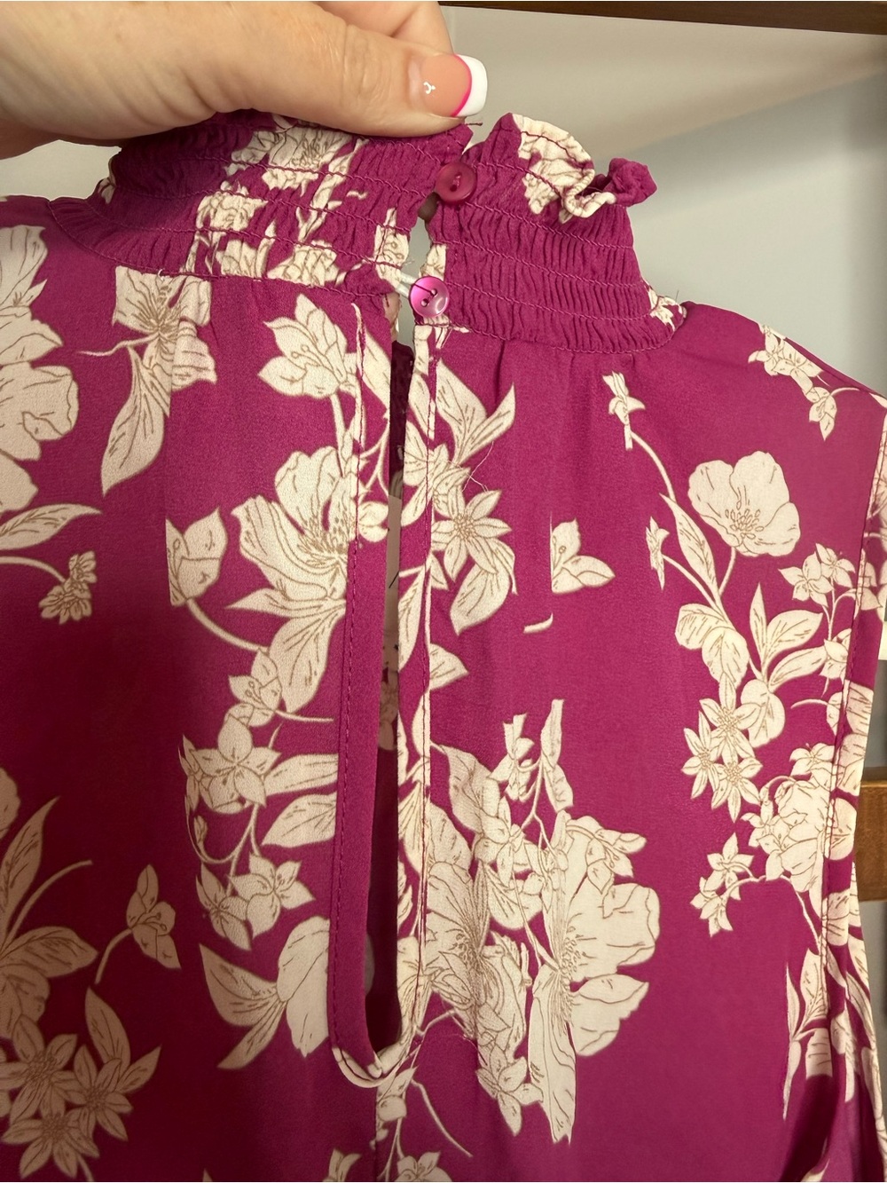 Sienna Sky Floral Sleeveless Mock Neck Blouse – Size Large - Picture 3 of 5